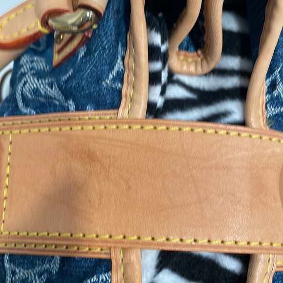 AUTHENTIC Louis Vuitton Pleaty denim bag. I purchased this bag in 2005. - Picture 16 of 17